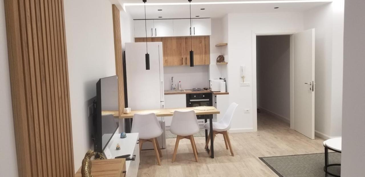 White Apartment Tirana Exterior foto